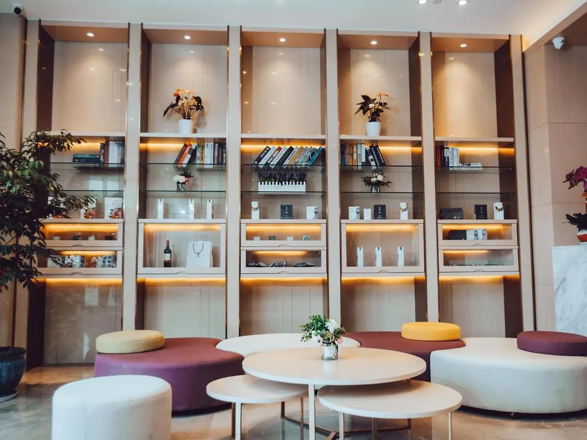 Lavande Hotel Suzhou High Speed Rail North Station